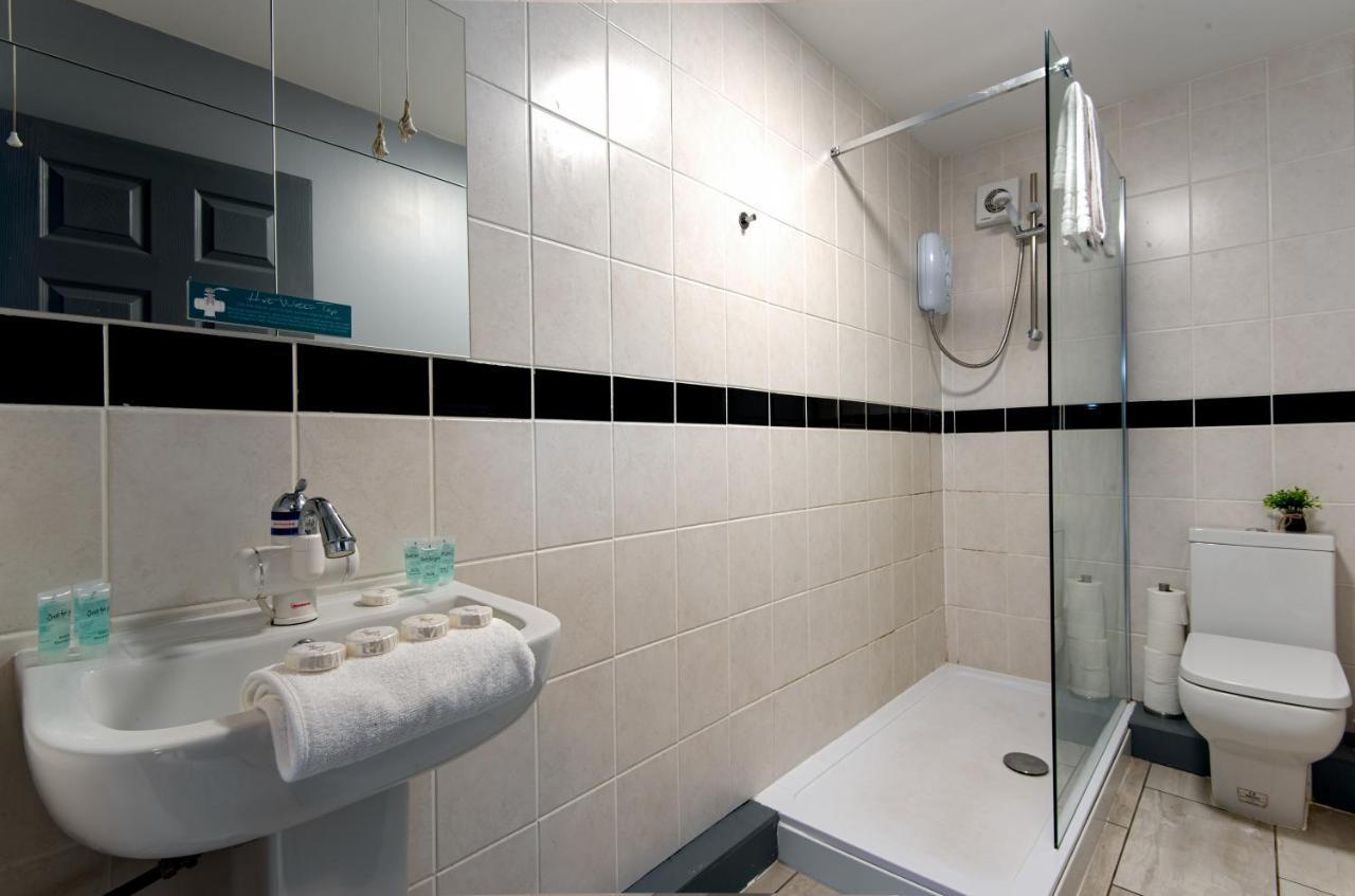 The Penthouse Gathering - Town Centre - Sleeps Up To 16 Wrexham Exterior foto