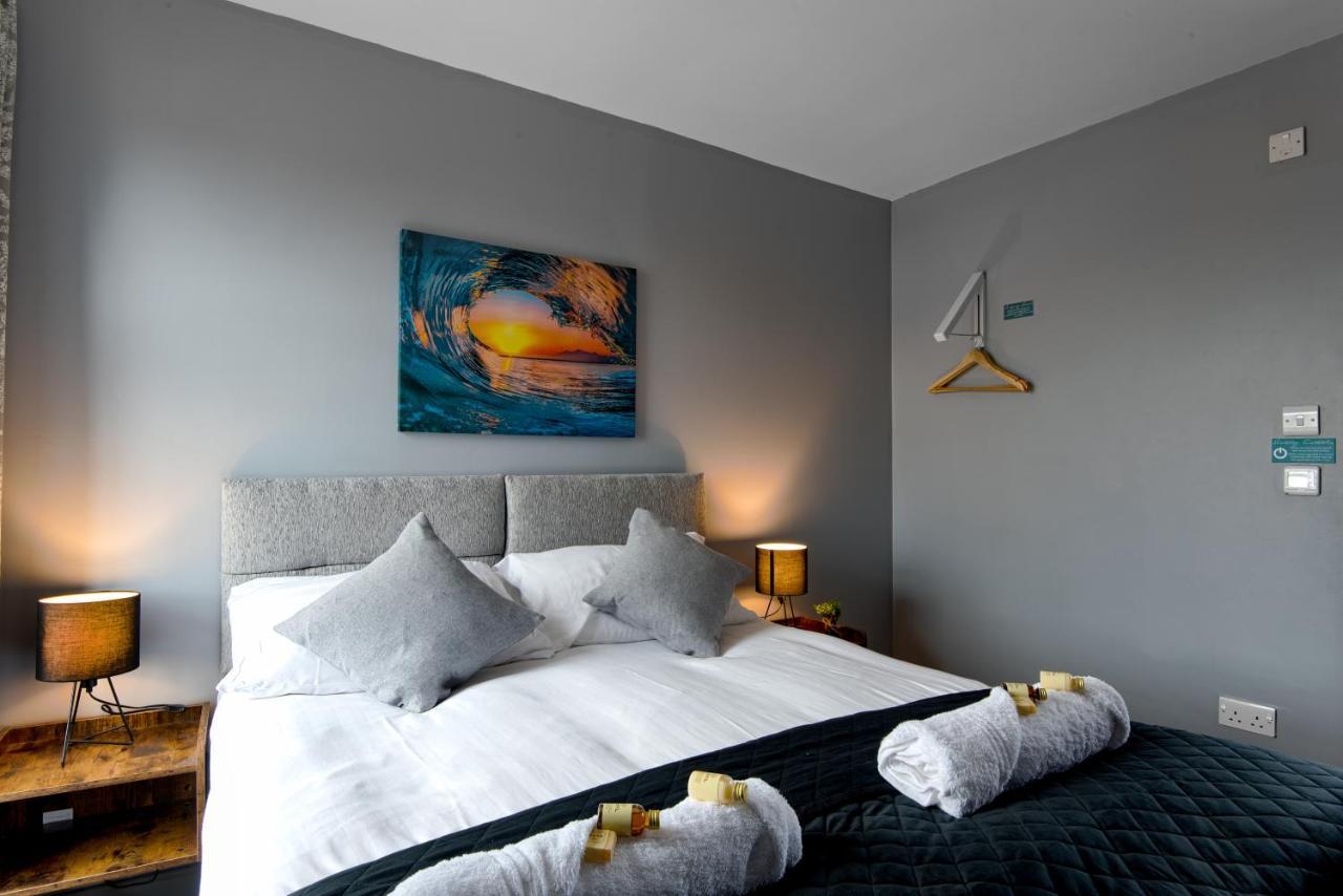 The Penthouse Gathering - Town Centre - Sleeps Up To 16 Wrexham Exterior foto